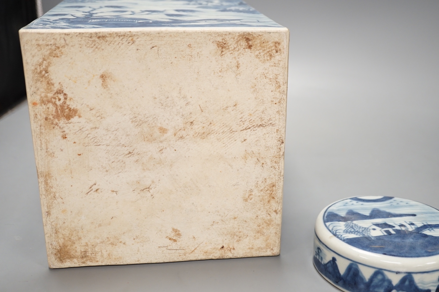 A large 18th century Chinese export blue and white tea canister 36cm